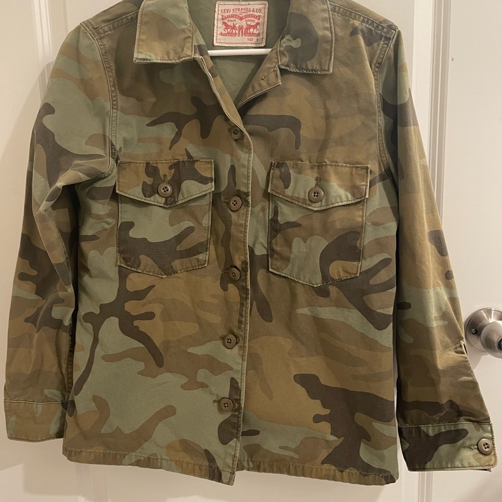 Levi’s Camouflage Button-Up Jacket